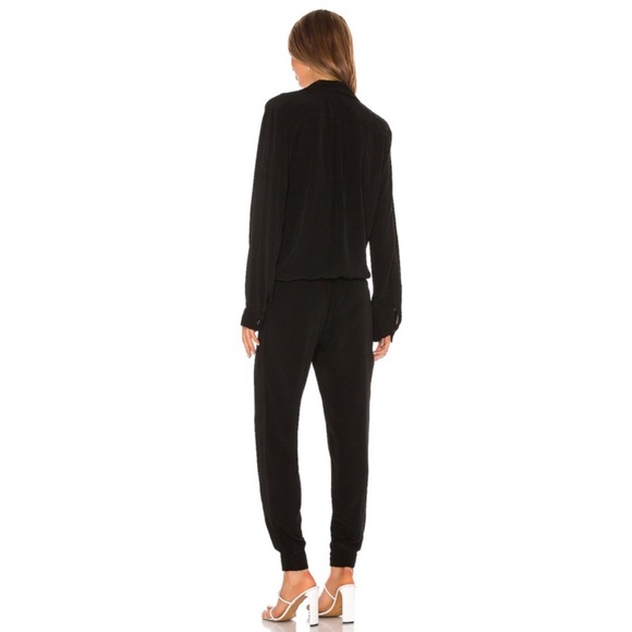 ❌❌SOLD❌❌ NWT MONROW Crepe Long Sleeve Jumpsuit in Black - Picture 3 of 3